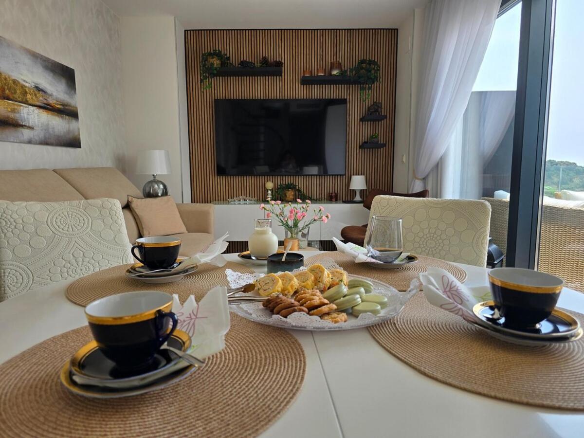 Elegant Duplex Penthouse Near The A116 Lejlighed